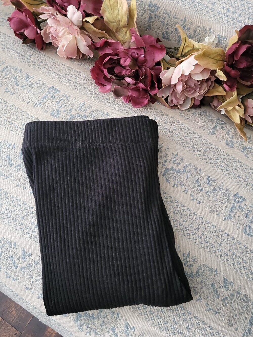 NWOT Womens Black Ribbed Knit Leggings High Rise Pants Large